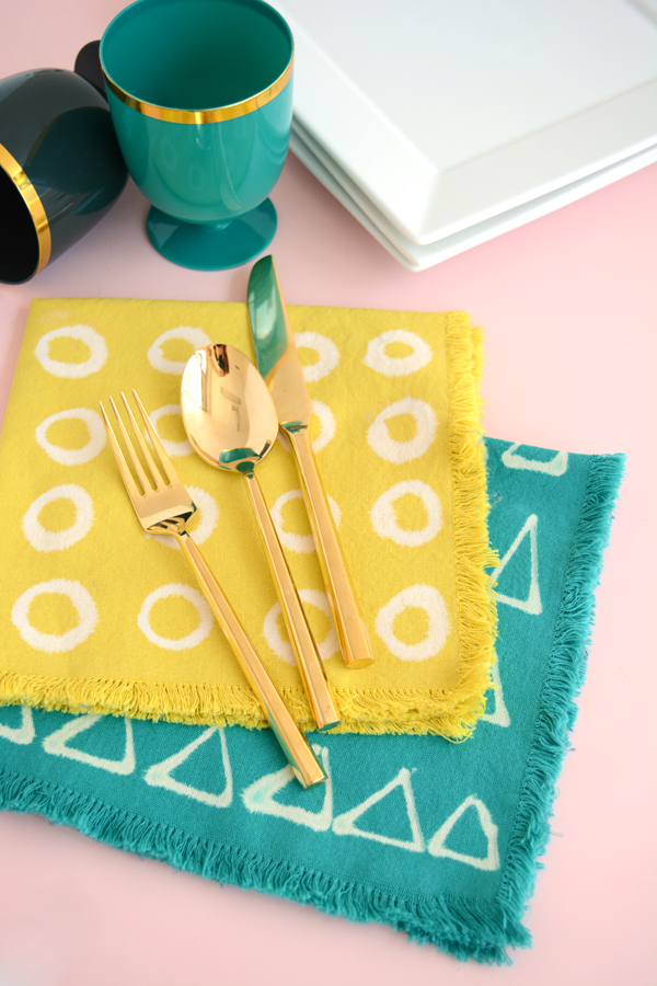 DIY Bleach Pen Patterned Napkins