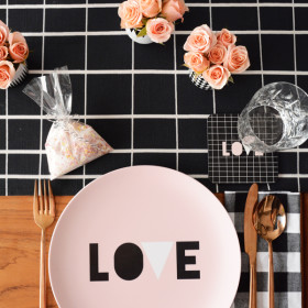 Throw an Easy and Elegant Valentine’s Day Party