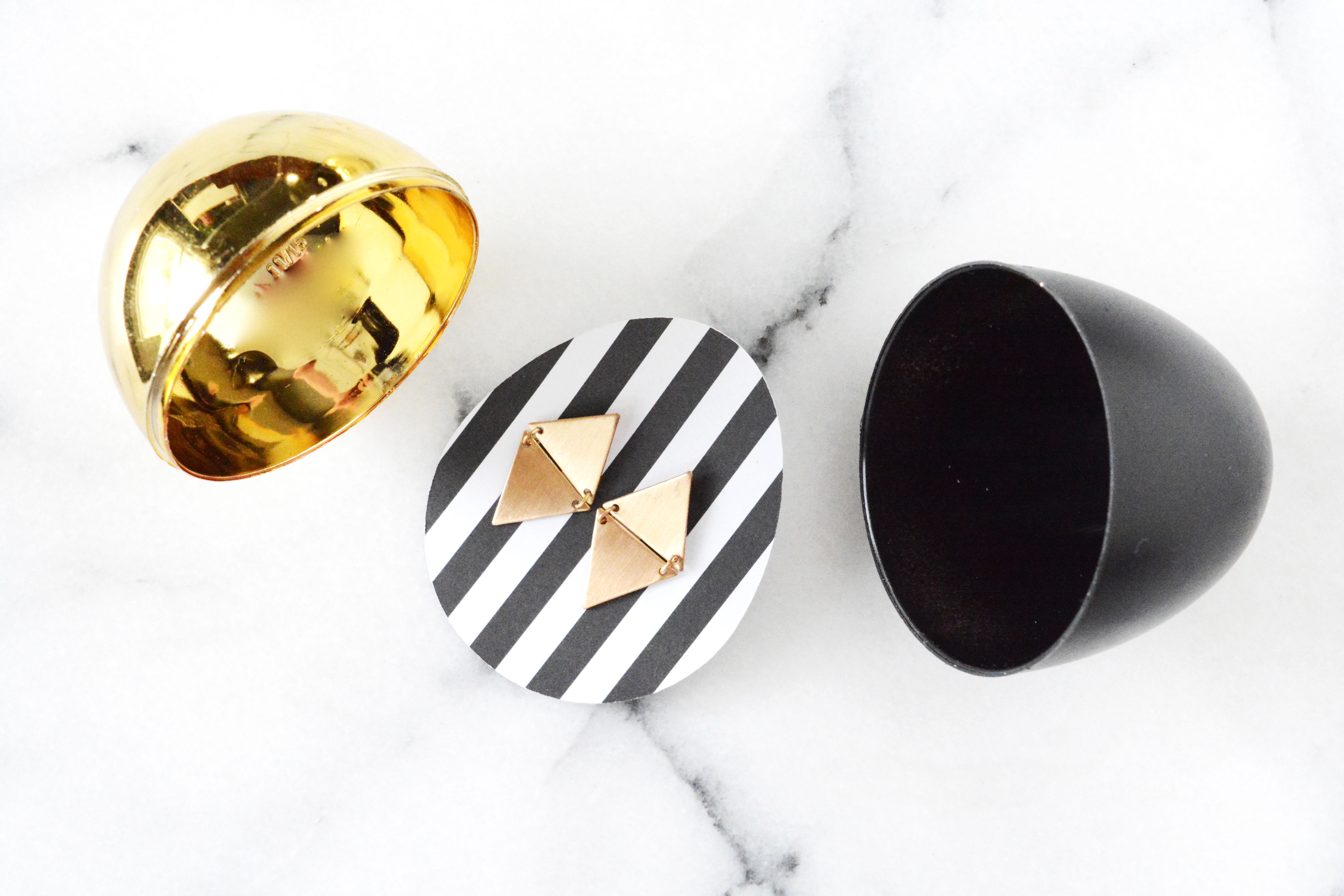 black and gold eggs 1