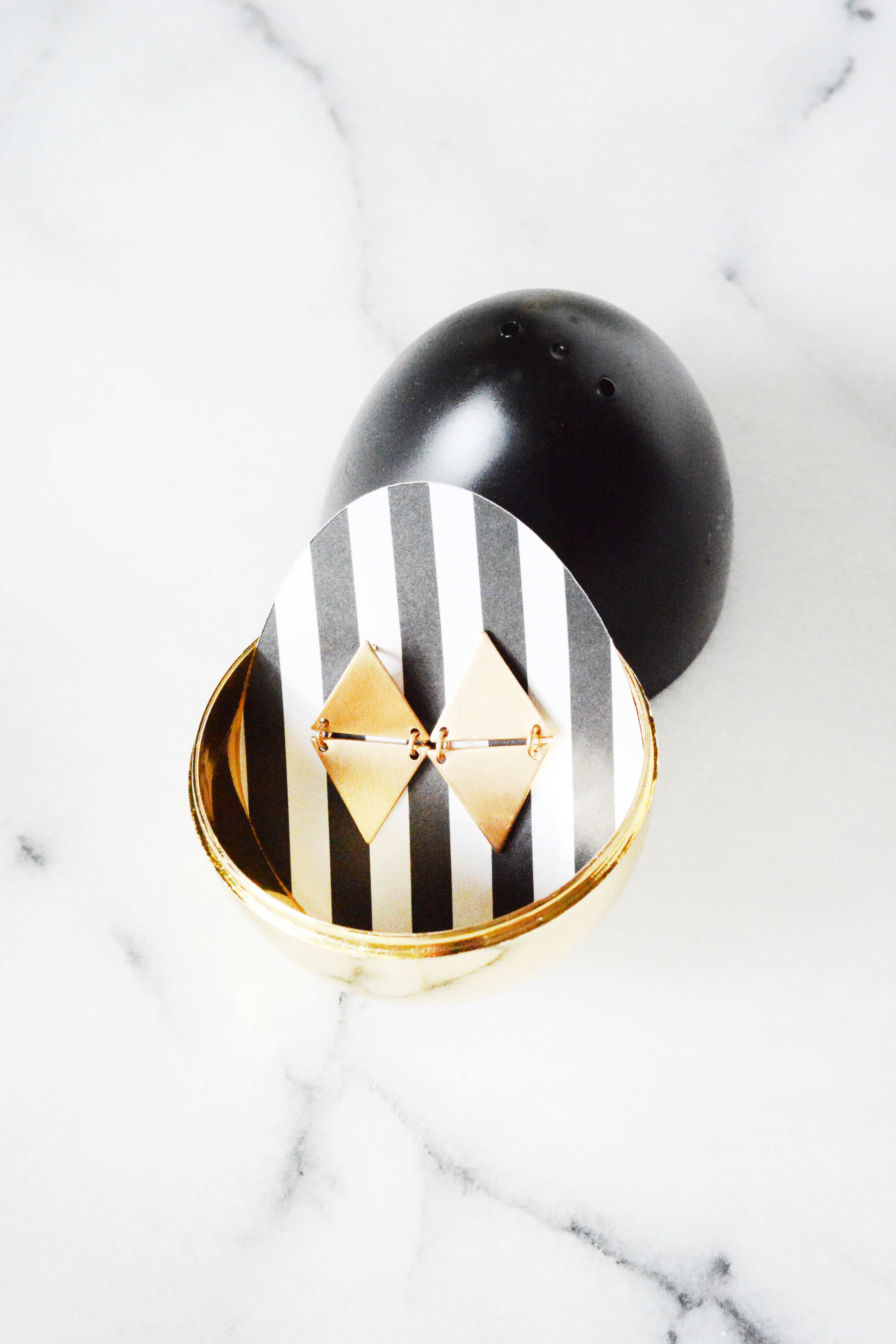 black and gold eggs 6