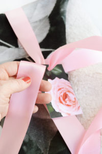 DIY garden rose blanket for Mother's Day