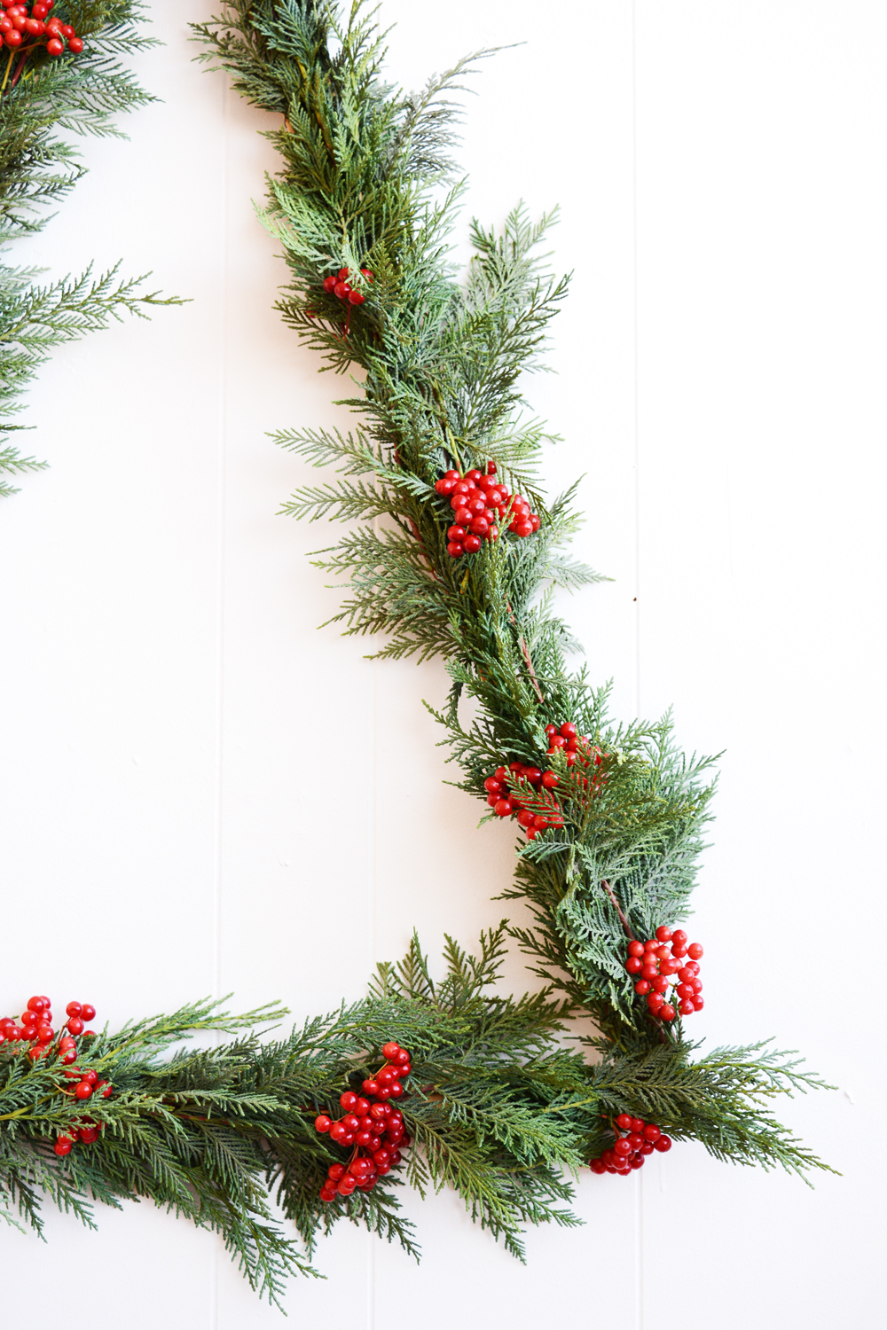 DIY Modern Triangle Wall Christmas Tree