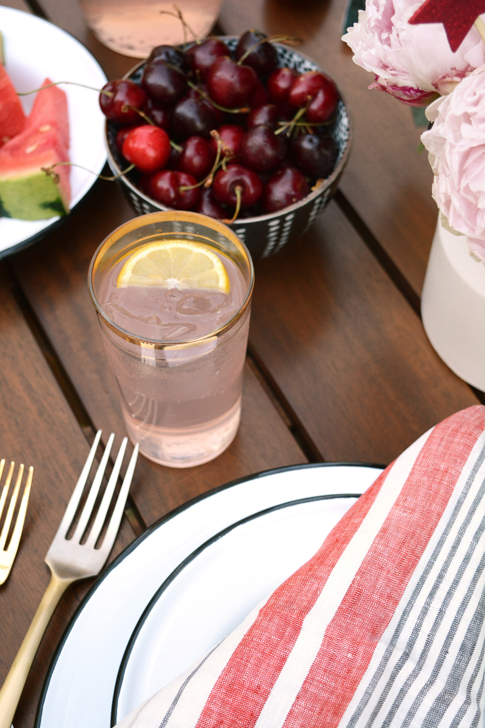 4th of July Table Setting