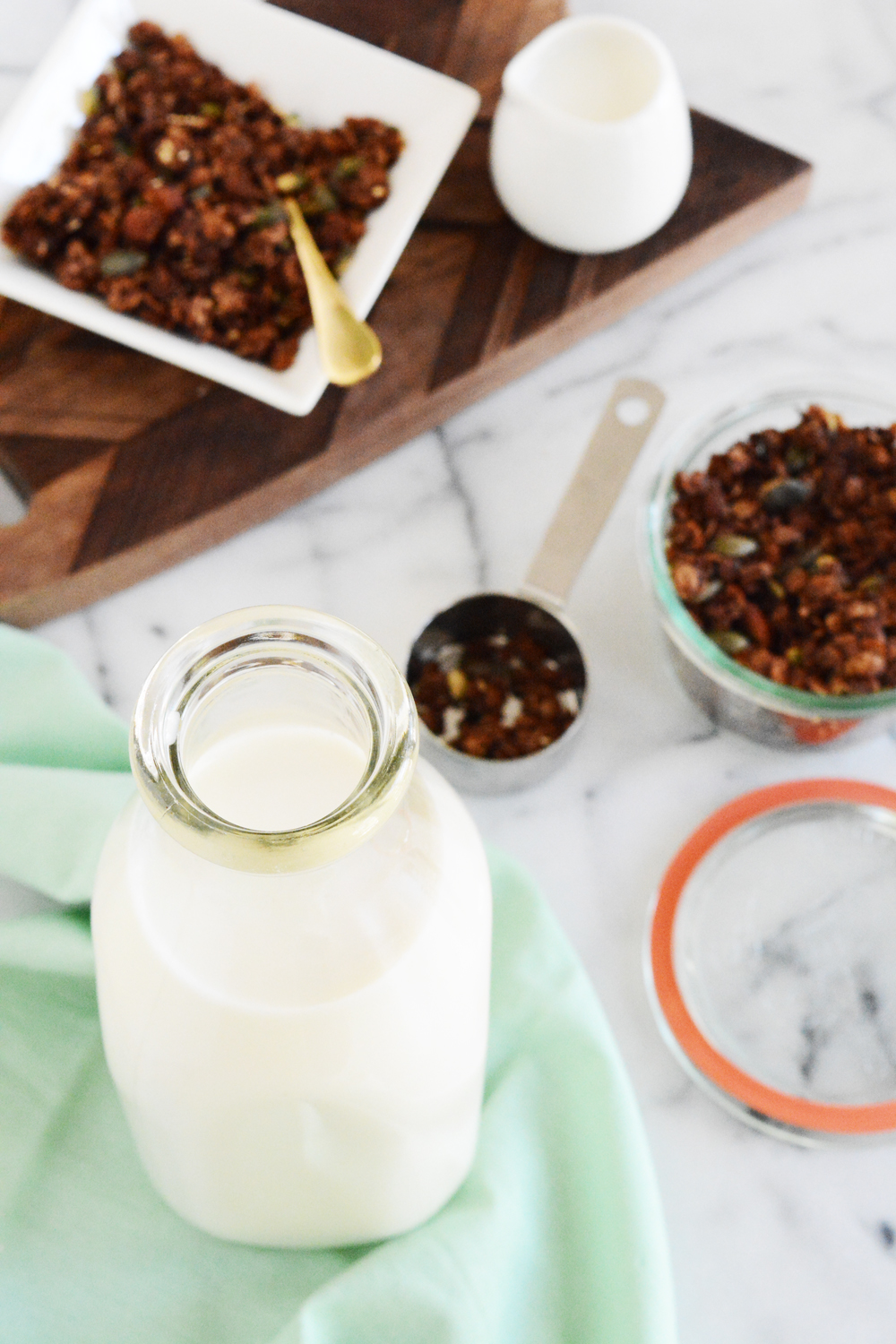 chocolate chipotle granola