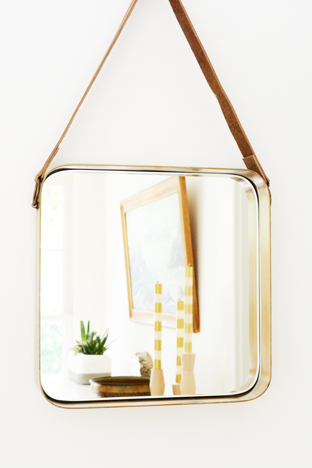 Sunroom - mirror with leather strap