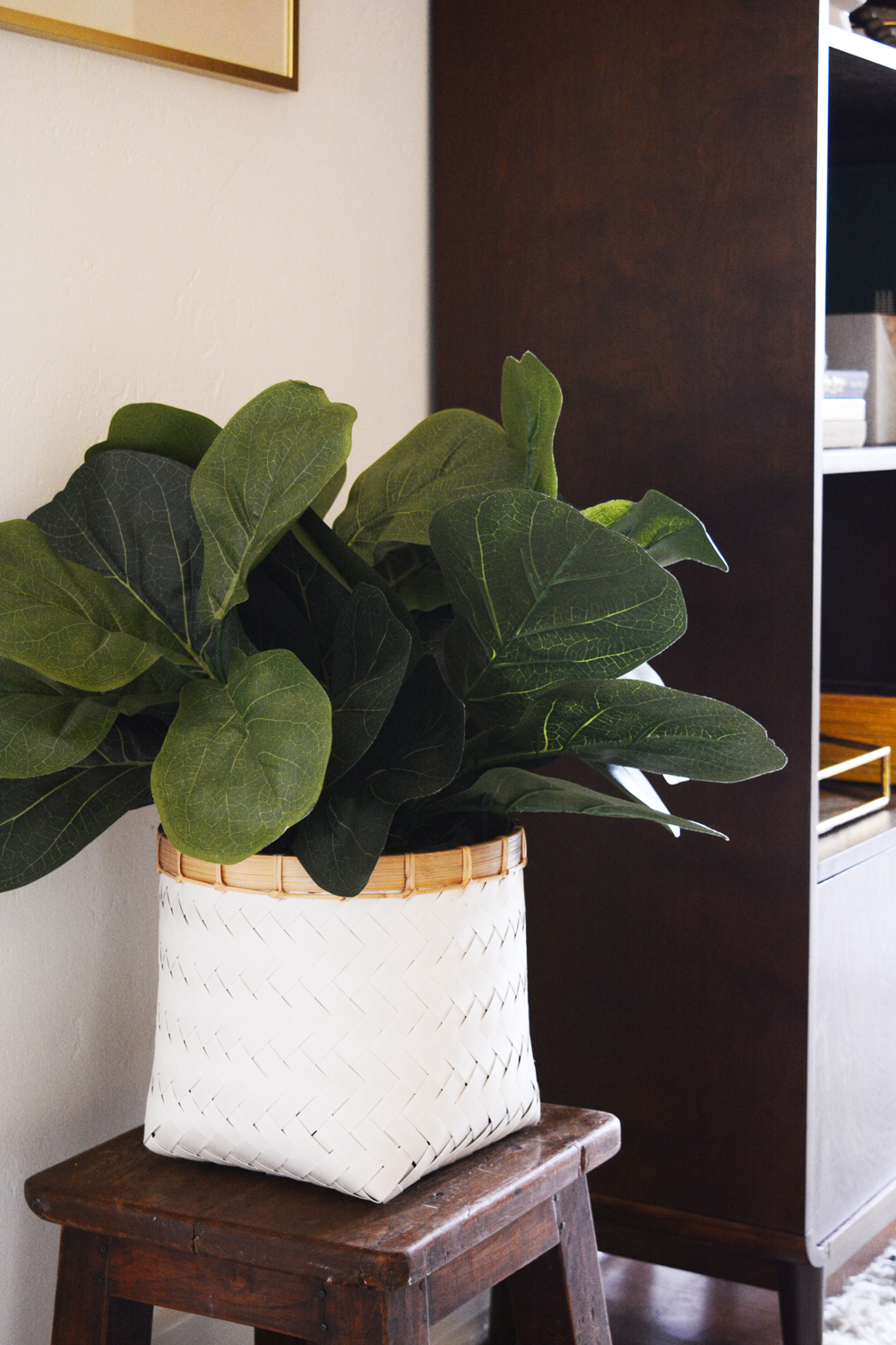 Hallway Makeover and an artificial fiddle leaf fig for a room that has no natural light. 