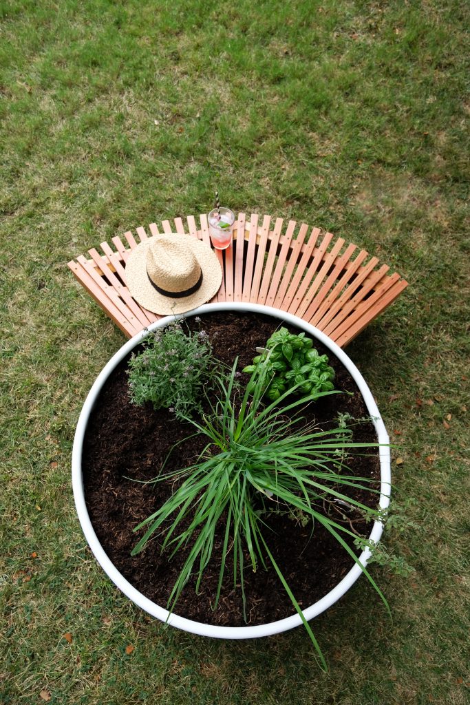 DIY Round Raised Garden Beds | Oleander + Palm