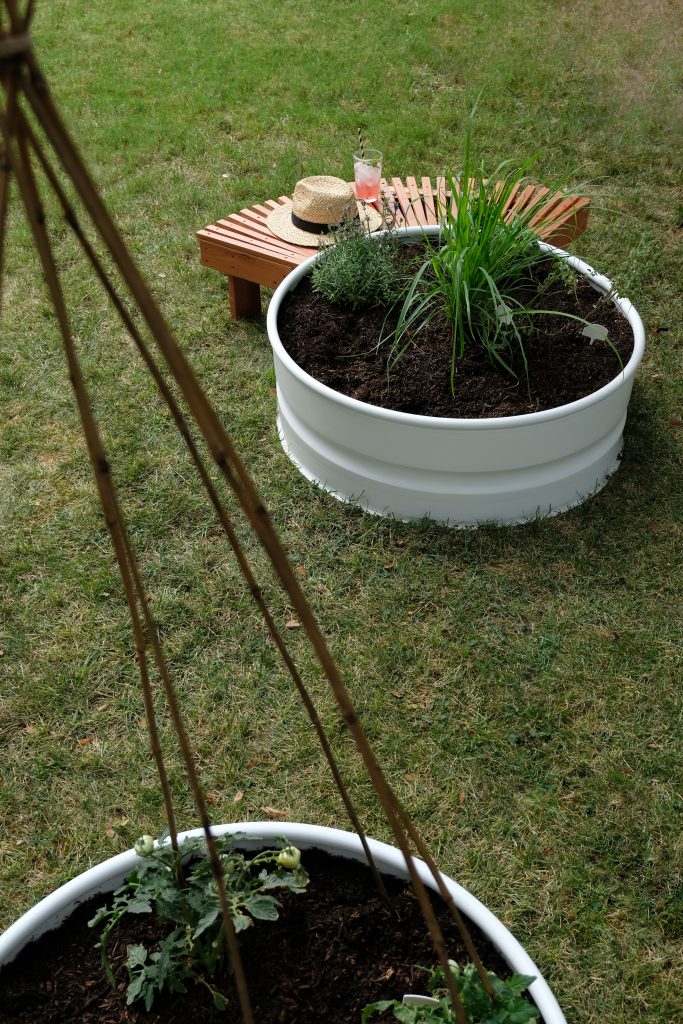 DIY Round Raised Garden Beds | Oleander + Palm