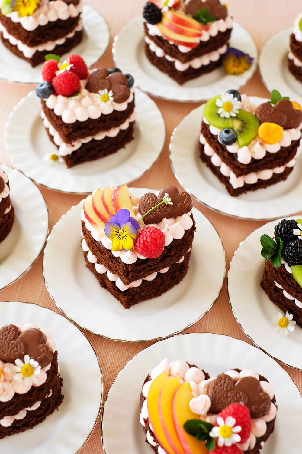 Miniature Mix Strawberry and Chocolate Cakes 10 pcs.,Miniature Cake,Miniature Bakery,Miniature Sweet,Dollhouse cake,miniature Heart